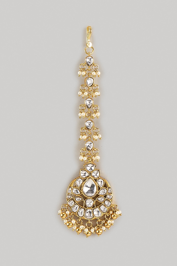 Gold Finish Kundan Polki Maangtikka In Sterling Silver by KARISA DESIGNS at Pernia's Pop Up Shop