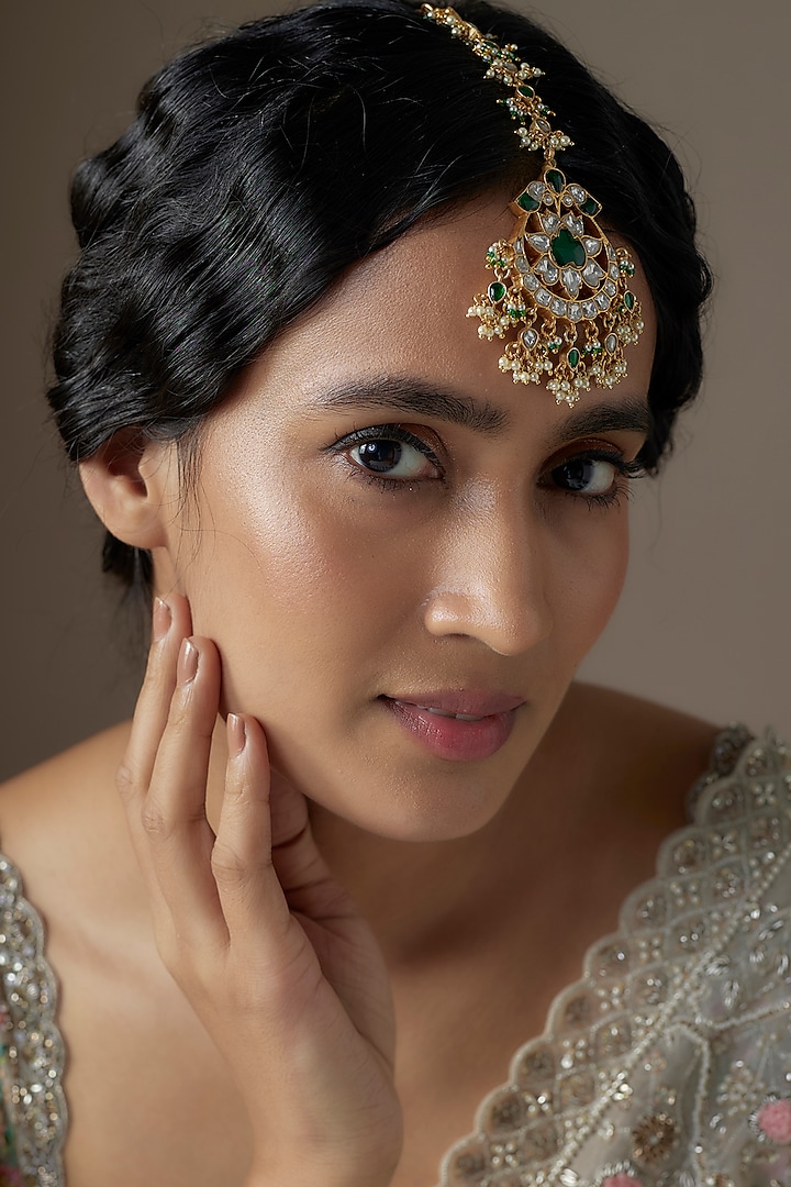 Gold Finish Kundan Polki Maangtikka In Sterling Silver by KARISA DESIGNS at Pernia's Pop Up Shop