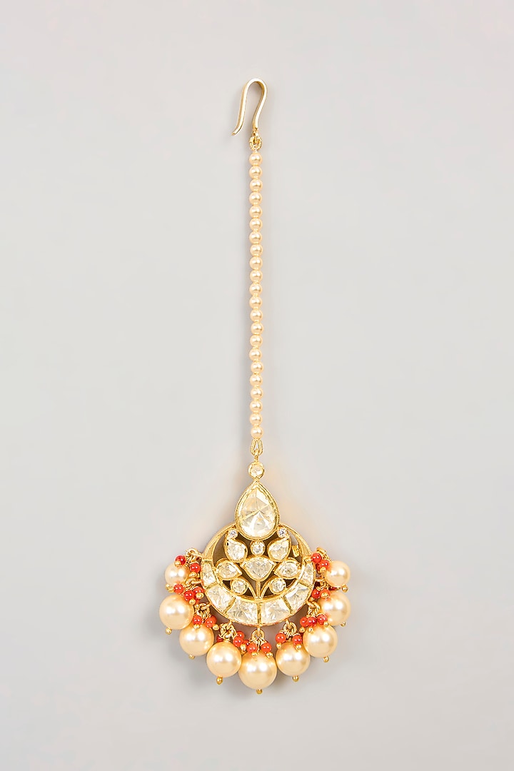 Gold Plated Orange Kundan Polki Maang Tikka In Sterling Silver by KARISA DESIGNS at Pernia's Pop Up Shop