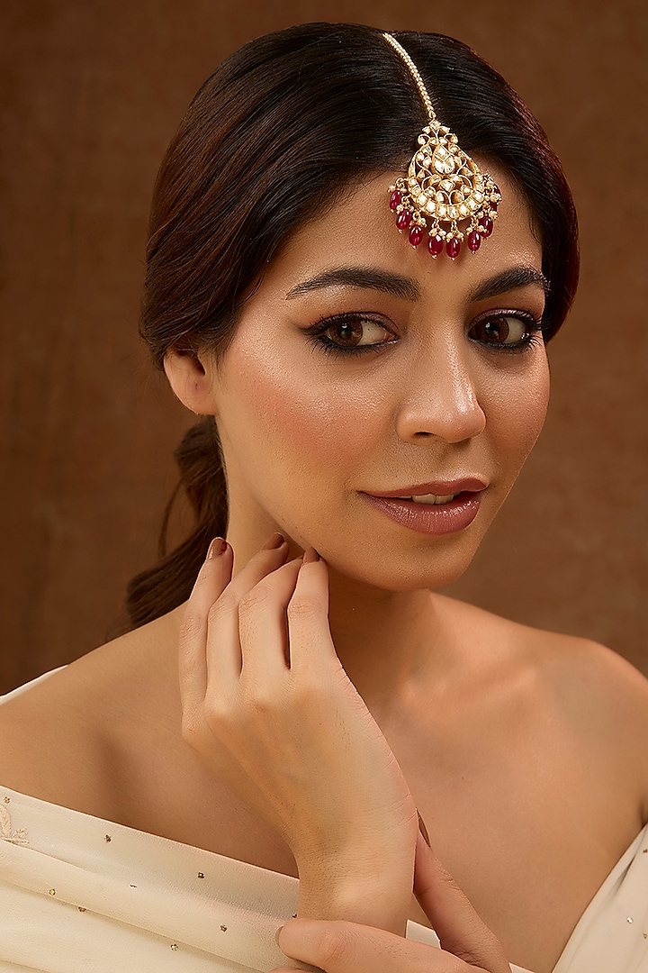 Gold Plated Red Kundan Polki Maang Tikka In Sterling Silver by KARISA DESIGNS at Pernia's Pop Up Shop