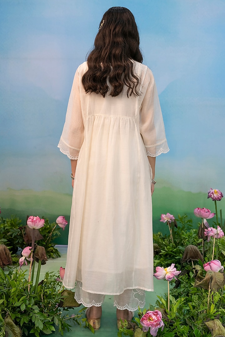 White Cotton Silk Floral Embellished Kurta Set by Karnya at Pernia's Pop Up Shop