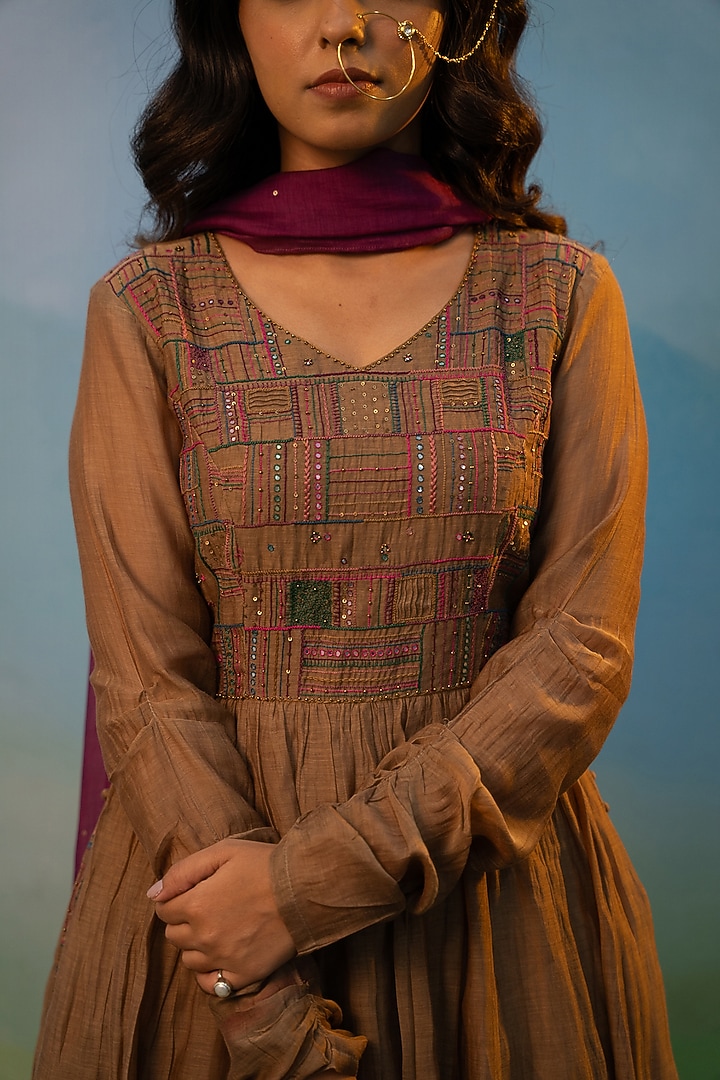 Dusty Brown Cotton Silk Thread Embroidered Kurta Set by Karnya at Pernia's Pop Up Shop
