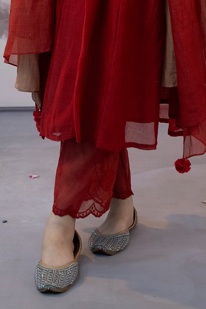 Red Cotton Silk Thread Embroidered Kurta Set by Karnya at Pernia's Pop Up Shop