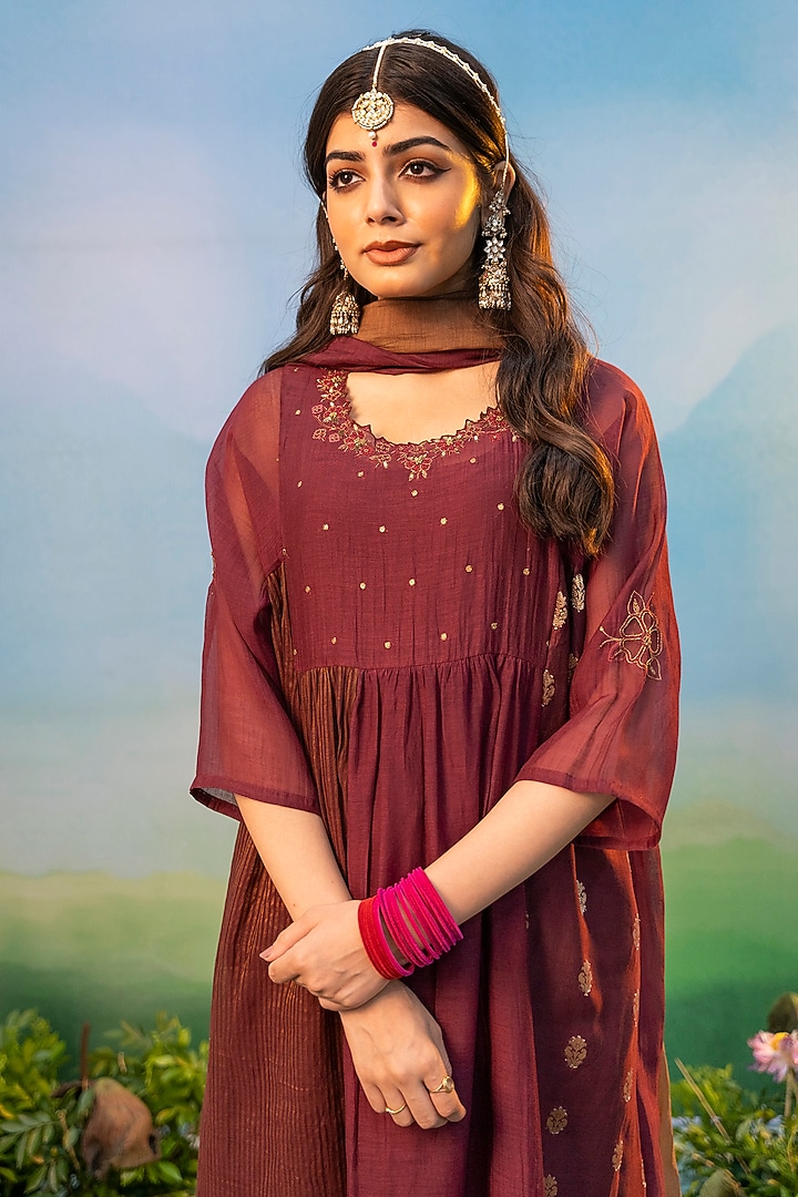 Maroon Cotton Silk Thread Embroidered Kurta Set by Karnya at Pernia's Pop Up Shop