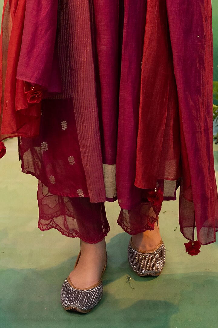 Deep Fuchsia Pink Cotton Silk Thread Embroidered Kurta Set by Karnya at Pernia's Pop Up Shop