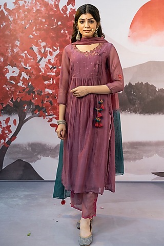 Orchid Pink Cotton Silk Thread Embroidered Kurta Set by Karnya