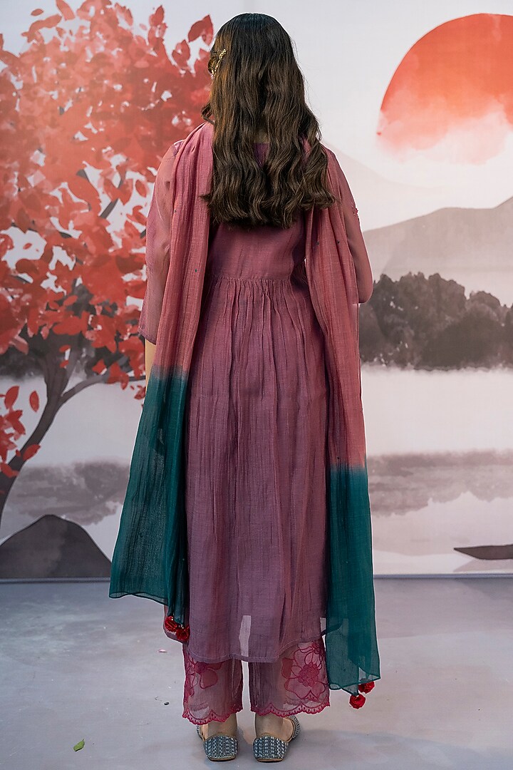 Orchid Pink Cotton Silk Thread Embroidered Kurta Set by Karnya at Pernia's Pop Up Shop