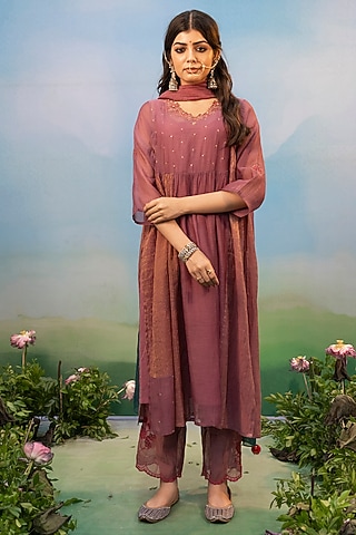 Orchid Pink Cotton Silk Thread Embroidered Kurta Set by Karnya