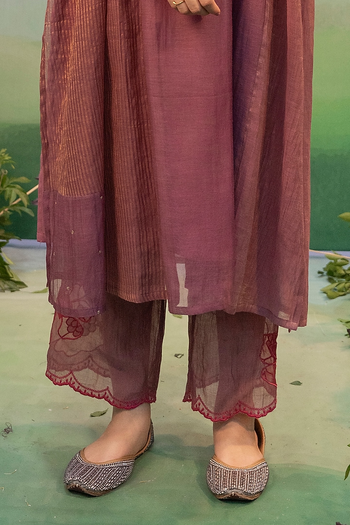 Orchid Pink Cotton Silk Thread Embroidered Kurta Set by Karnya at Pernia's Pop Up Shop