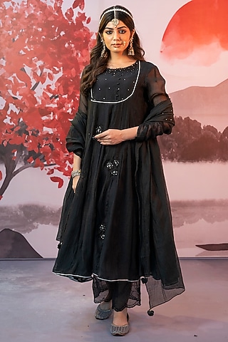 Black Cotton Silk Floral Embroidered Kurta Set by Karnya