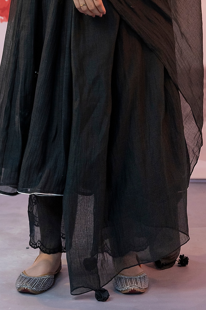Black Cotton Silk Floral Embroidered Kurta Set by Karnya at Pernia's Pop Up Shop
