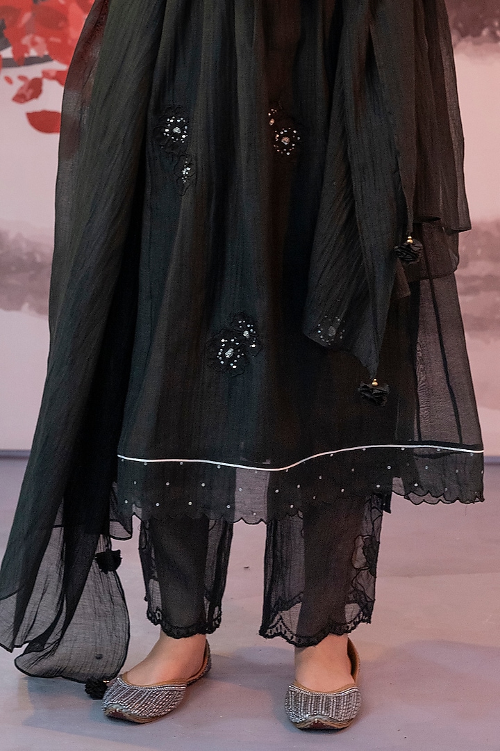 Black Cotton Silk Floral Embroidered Kurta Set by Karnya at Pernia's Pop Up Shop