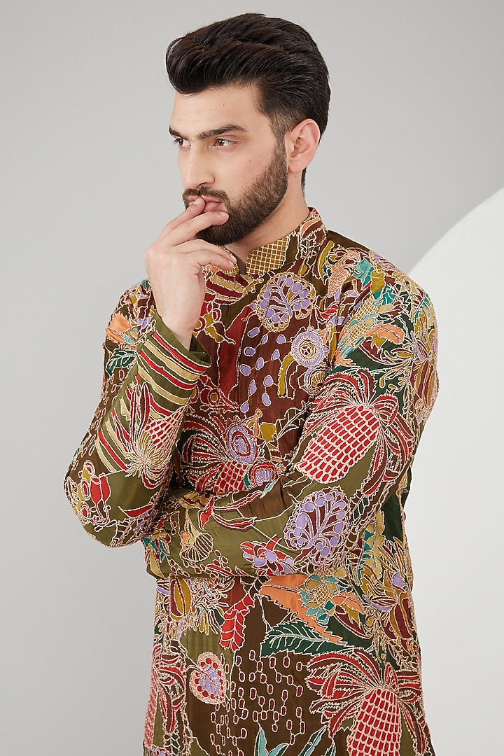 Mehendi Green Abstract Embroidered Kurta by Kasbah Clothing at Pernia's Pop Up Shop