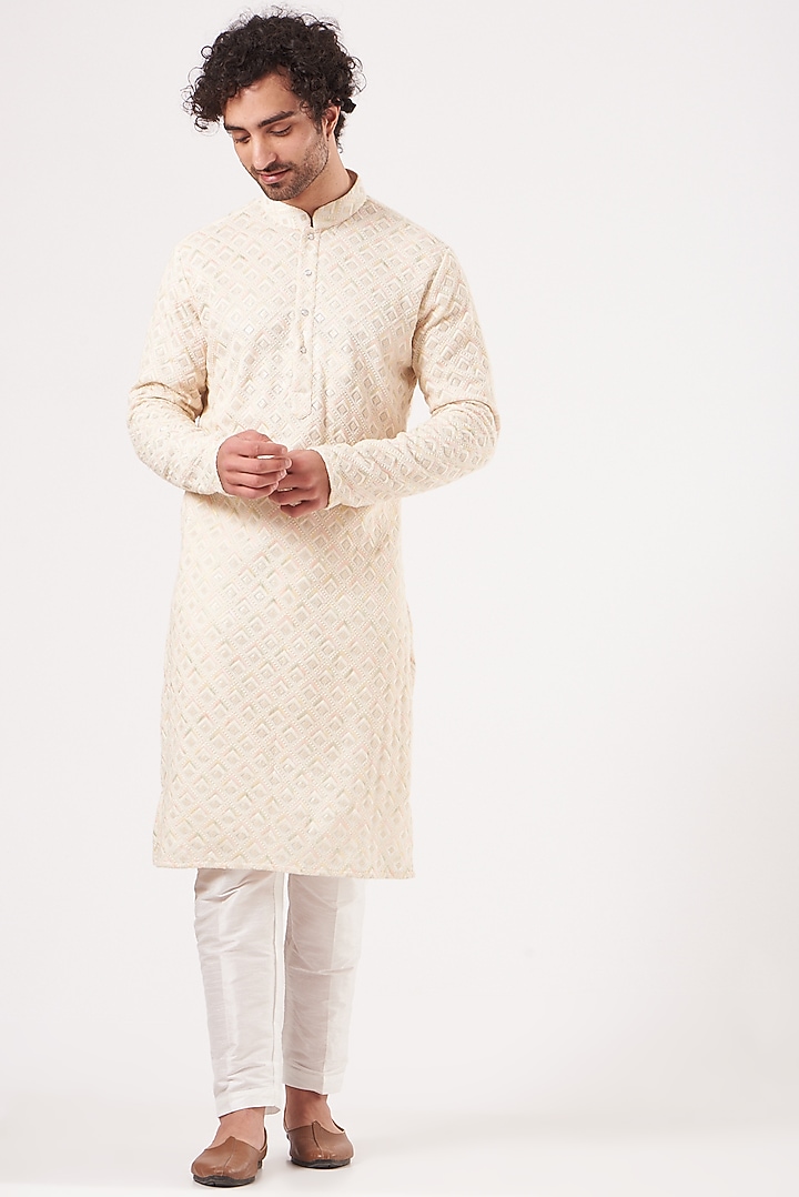 White Chikankari Kurta by Kasbah Clothing at Pernia's Pop Up Shop