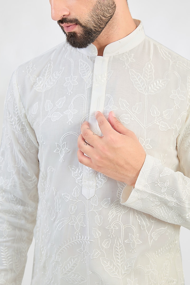 White Georgette Thread Work Chikankari Kurta by Kasbah Clothing at Pernia's Pop Up Shop
