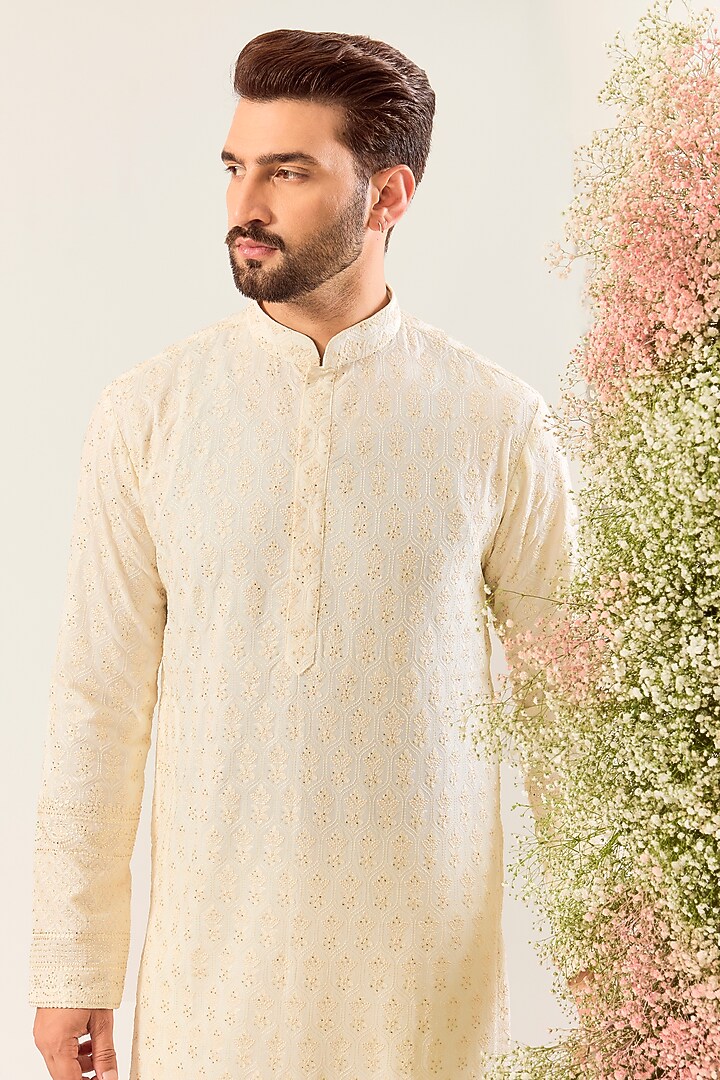 White Slub Chikankari Embroidered Kurta by Kasbah Clothing at Pernia's Pop Up Shop