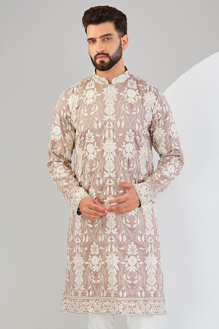 Mauve Silk Thread Embroidered Chikankari Kurta by Kasbah Clothing at Pernia's Pop Up Shop