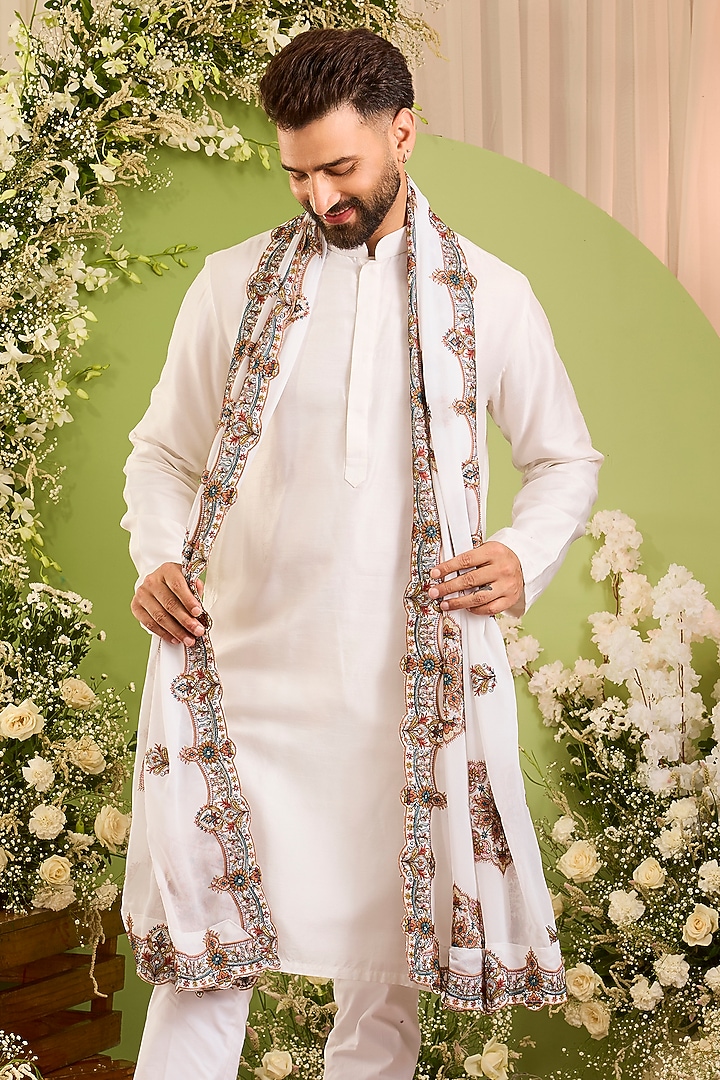 White Georgette Chikankari Embroidered Stole by Kasbah Clothing at Pernia's Pop Up Shop