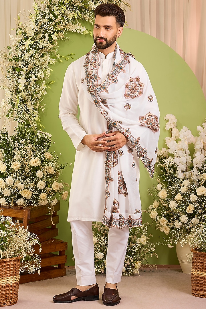 White Georgette Chikankari Embroidered Stole by Kasbah Clothing at Pernia's Pop Up Shop