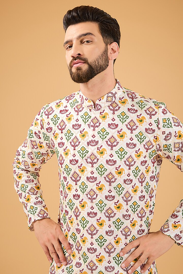 White Silk Thread Embroidered Kurta by Kasbah Clothing at Pernia's Pop Up Shop