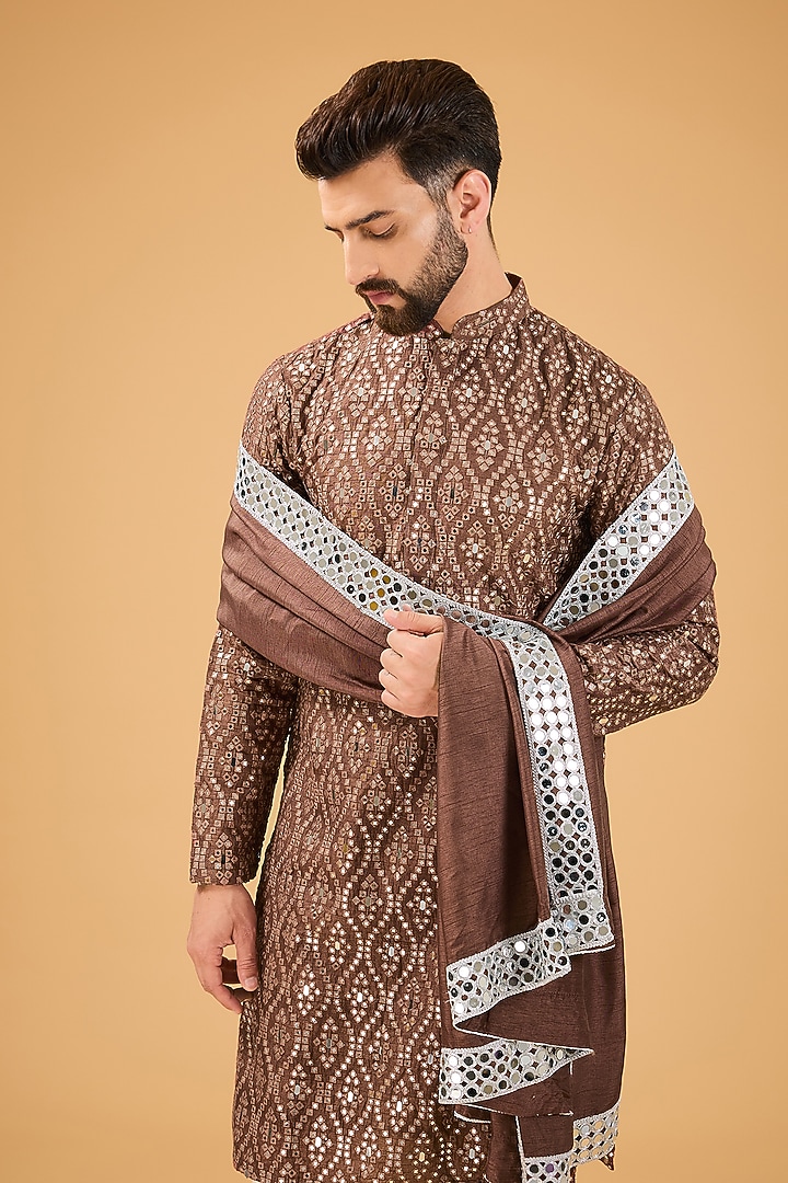 Mauve Taupe Silk Thread Embroidered Kurta With Stole by Kasbah Clothing at Pernia's Pop Up Shop