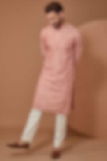 Peach Silk Thread Embroidered Kurta Set by Kasbah Clothing at Pernia's Pop Up Shop