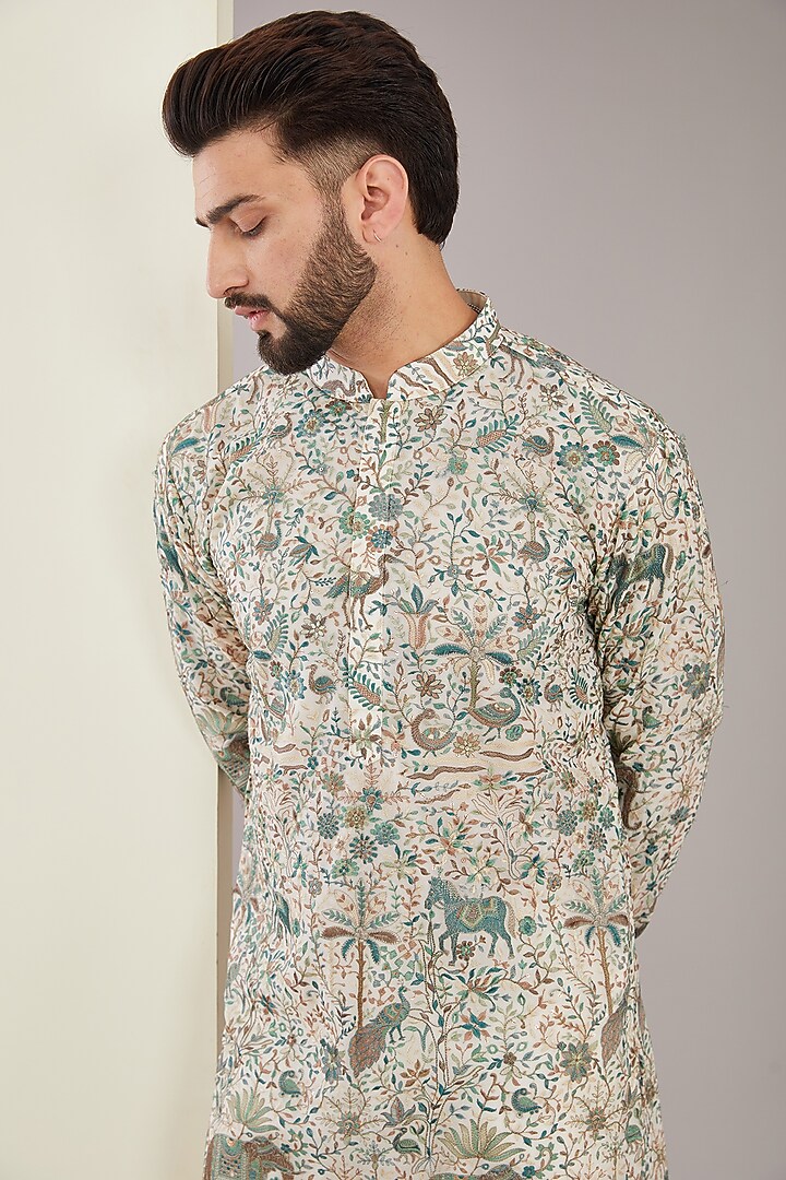 Off-White Georgette Kalamkari & Floral Embroidered Kurta Set by Kasbah Clothing at Pernia's Pop Up Shop