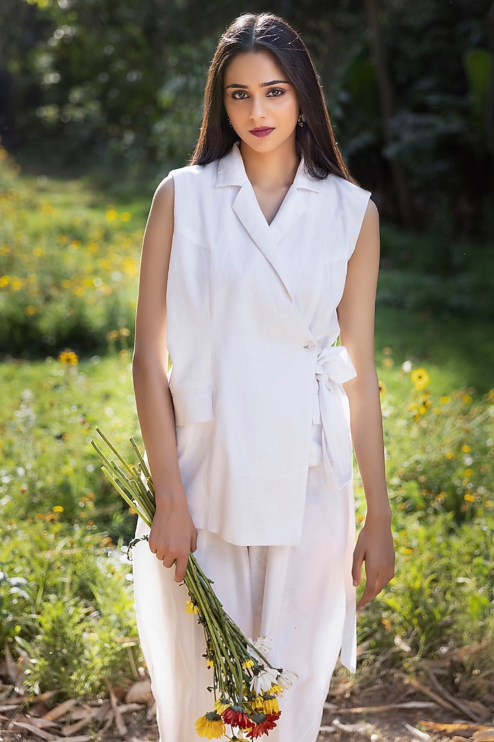 White Cotton Jacket Set by Kahani Lush at Pernia's Pop Up Shop