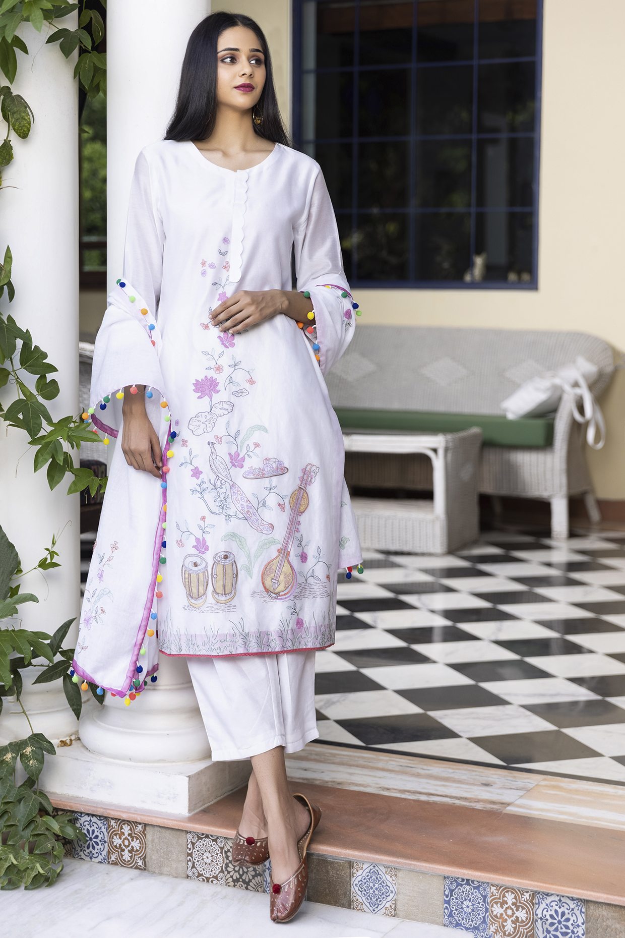 White Chanderi Kurta Set by Kahani Lush at Pernia's Pop Up Shop