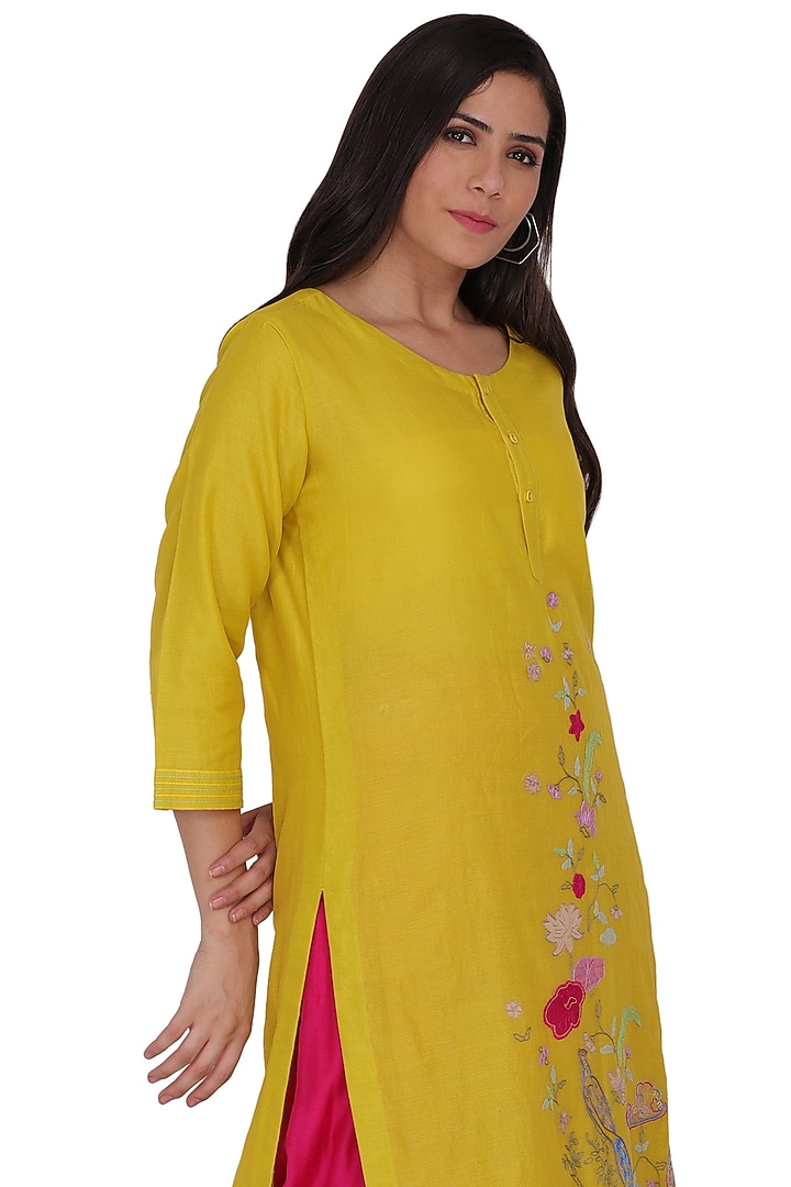 Yellow Embroidered Kurta Set by Kahani Lush at Pernia's Pop Up Shop