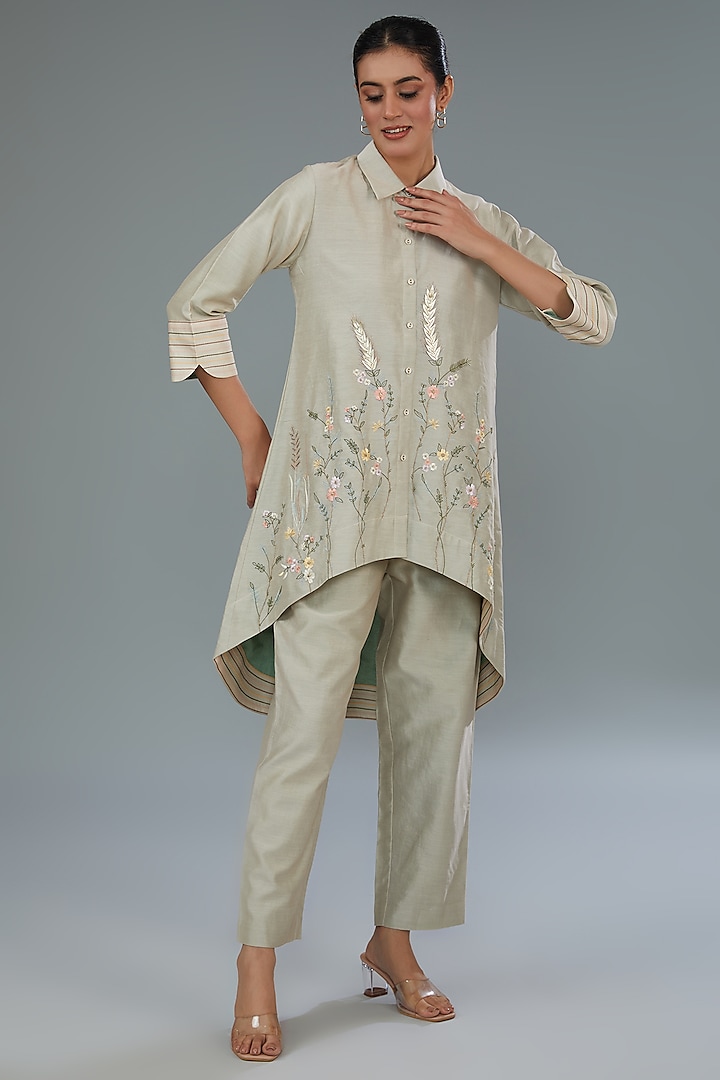 Beige Chanderi Silk Machine Embroidered Co-Ord Set by Kahani Lush at Pernia's Pop Up Shop