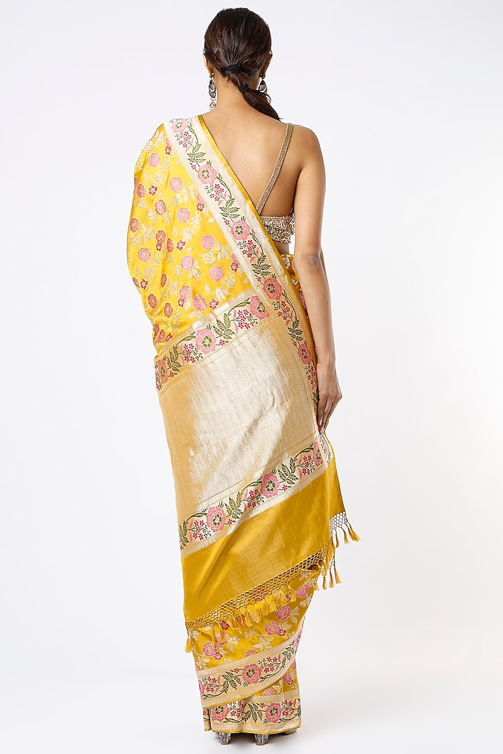Mustard Reception Saree Set With Zari Work by Kasturi Kundal at Pernia's Pop Up Shop