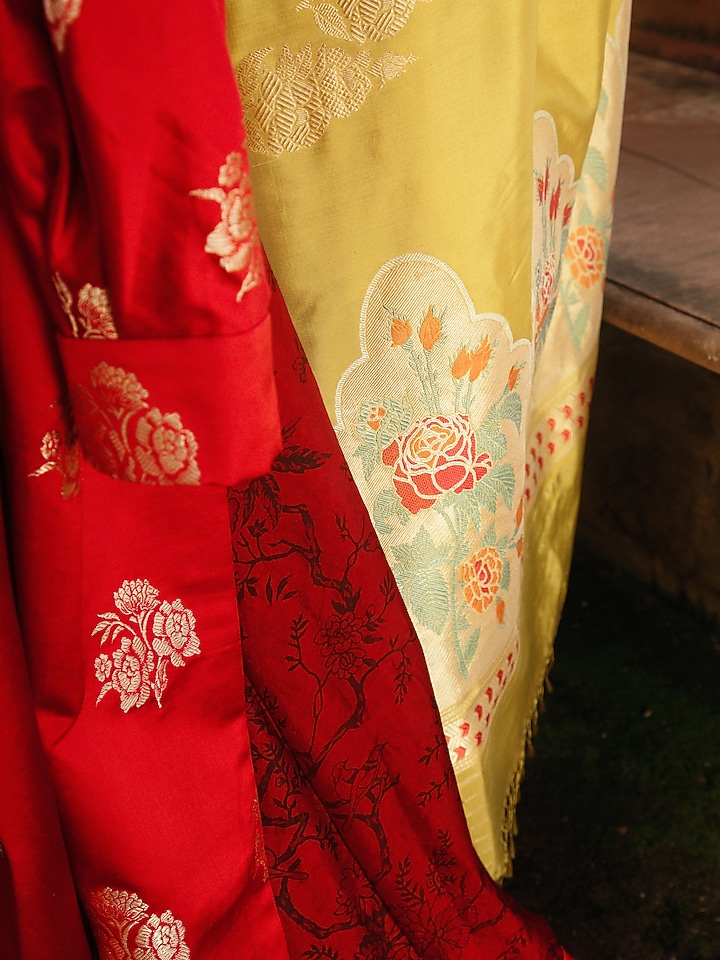 Yellow Banarasi Silk Handloom Meenakari Embellished Wedding Saree by Kasturi Kundal at Pernia's Pop Up Shop