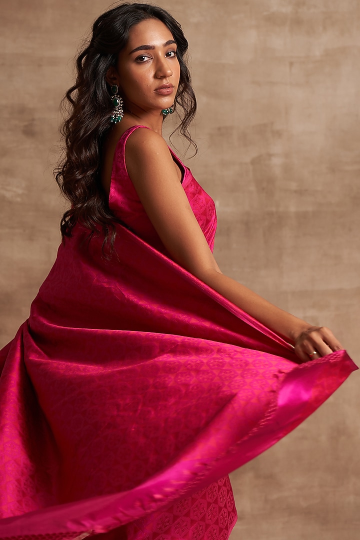 Fuchsia Pure Silk Wedding Saree Set by Kasturi Kundal at Pernia's Pop Up Shop