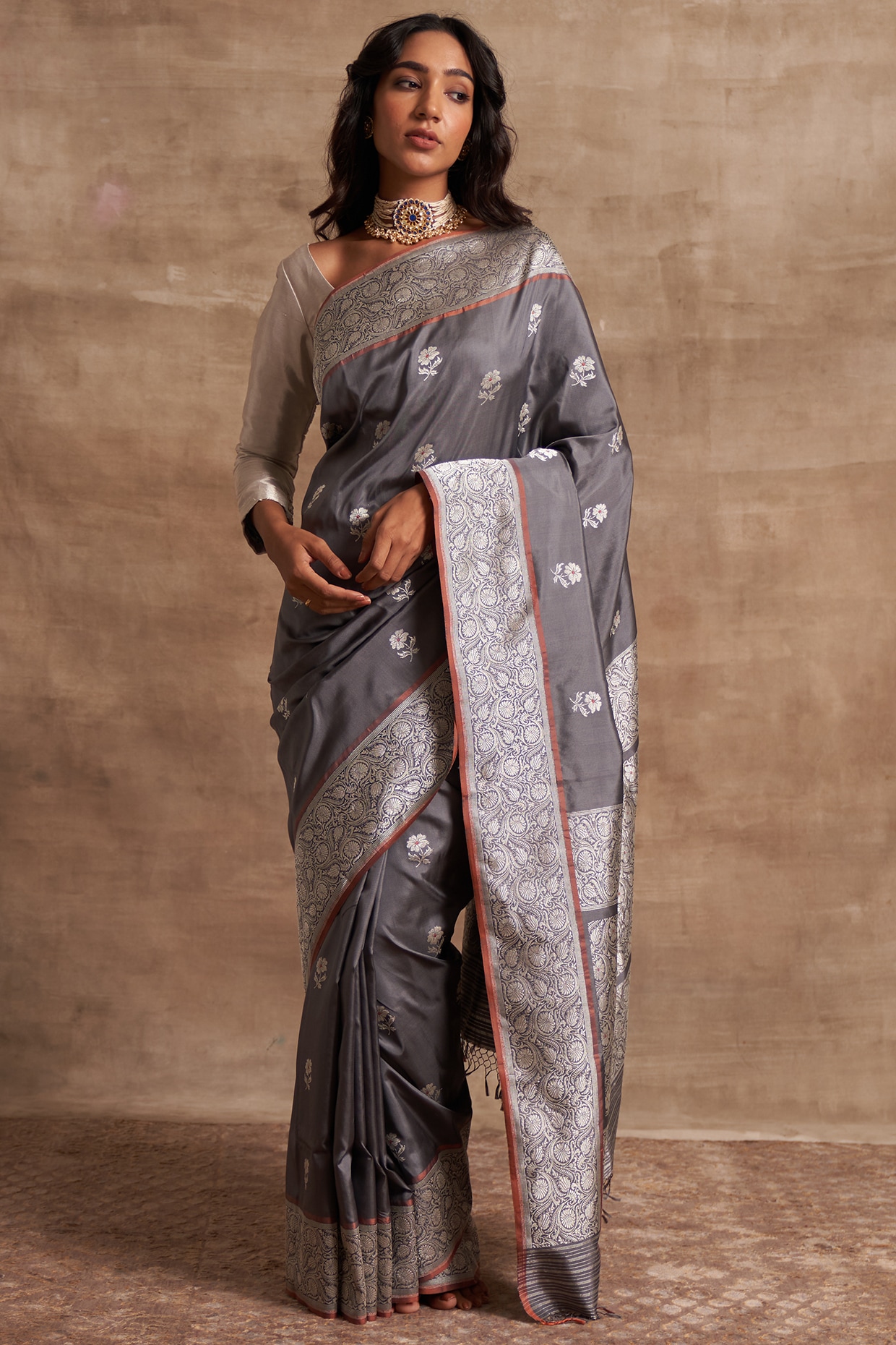 Banarasi Saree in Grey : SULA656