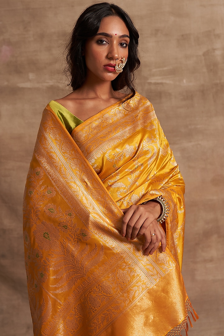 Yellow Pure Banarasi Silk Zari Handwork Reception Saree Set by Kasturi Kundal at Pernia's Pop Up Shop