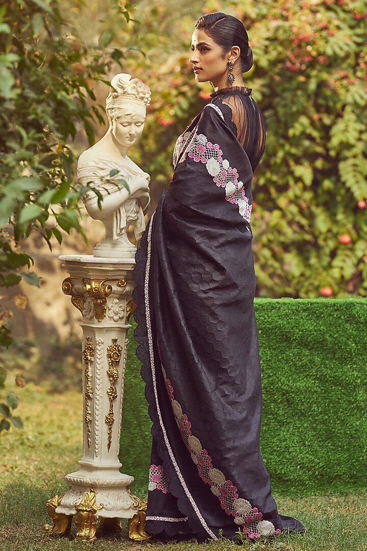 Black Katan Silk Pearl Embroidered Banarasi Handloom Wedding Saree Set by Kasturi Kundal at Pernia's Pop Up Shop