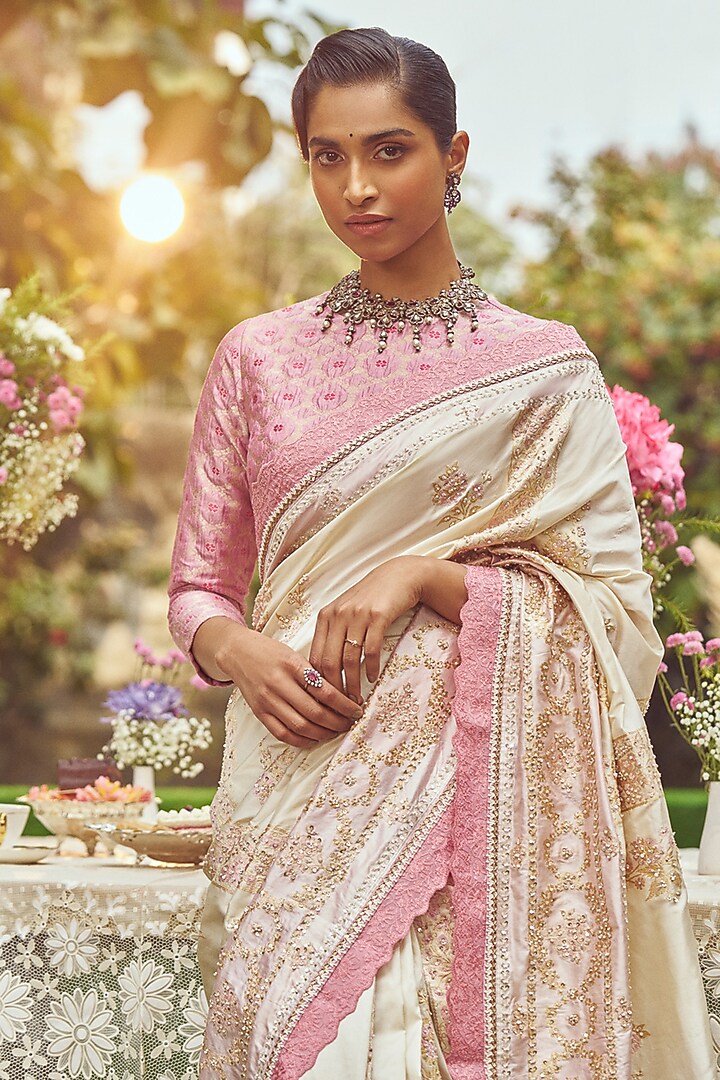 Ivory Katan Silk Pearl Embroidered Banarasi Handloom Reception Saree Set by Kasturi Kundal at Pernia's Pop Up Shop