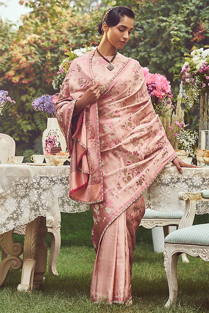 Pink Katan Silk Pearl Embroidered Banarasi Handloom Saree Set by Kasturi Kundal at Pernia's Pop Up Shop