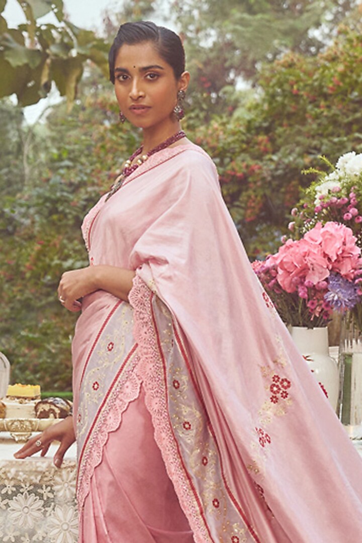 Pink Katan Silk Lace Aari Embroidered Banarasi Handloom Wedding Saree Set by Kasturi Kundal at Pernia's Pop Up Shop