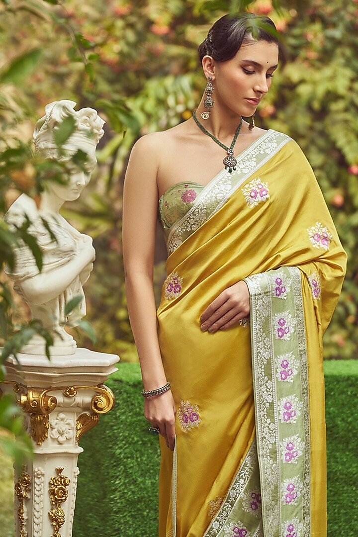 Yellow Katan Silk Lace Aari Work Banarasi Handloom Wedding Saree Set by Kasturi Kundal at Pernia's Pop Up Shop