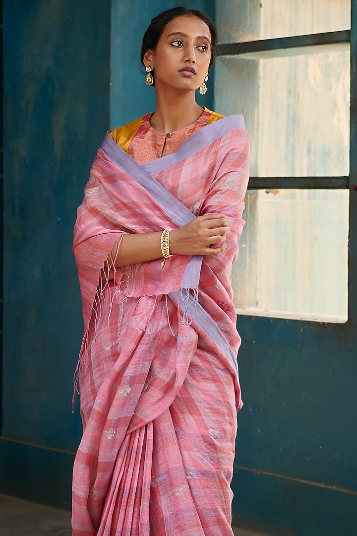 Pink Pure Jamdani Linen Handloom Geometric Motif Embroidered Party Wear Saree by Kasturi Kundal at Pernia's Pop Up Shop