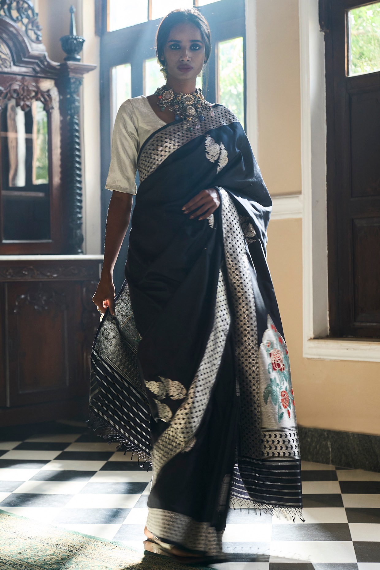 Buy Black Pure Silk Handloom Saree Online