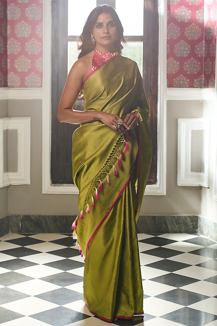 Green Pure Silk Banarasi Handloom Party Wear Saree by Kasturi Kundal at Pernia's Pop Up Shop