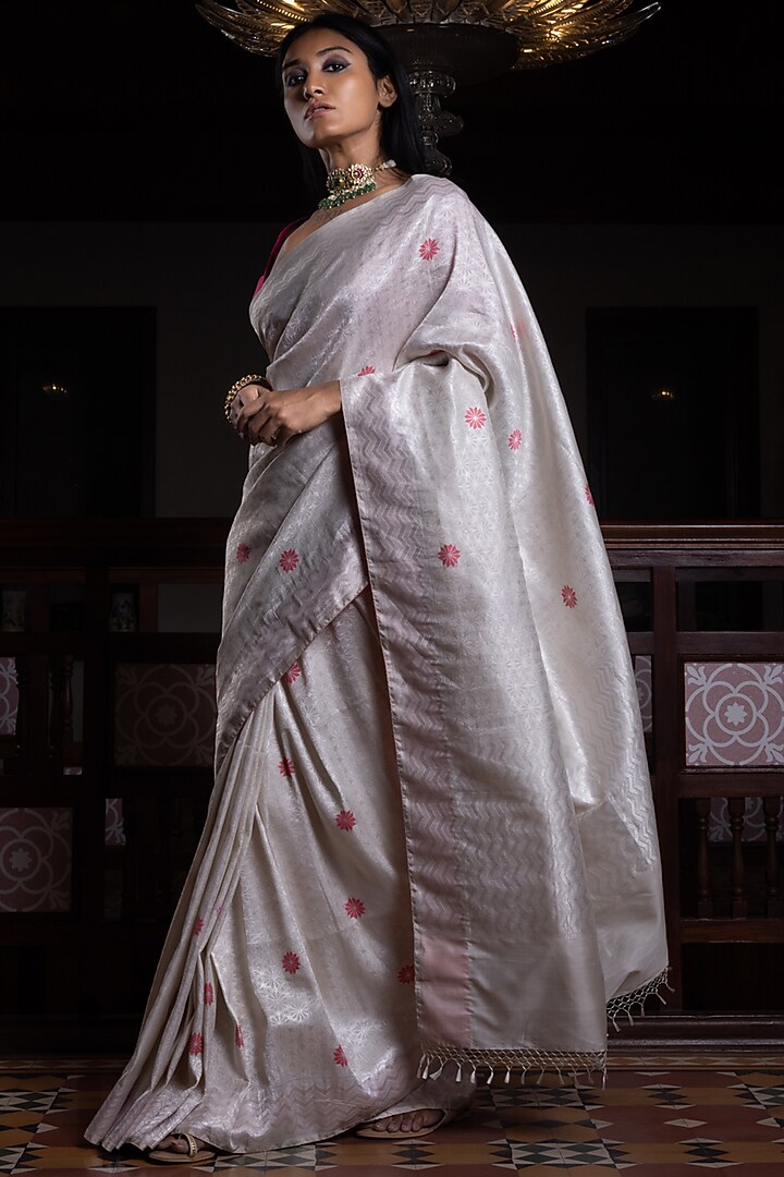 Ivory Pure Silk Zari Work Handloom Banarasi Wedding Saree by Kasturi Kundal at Pernia's Pop Up Shop