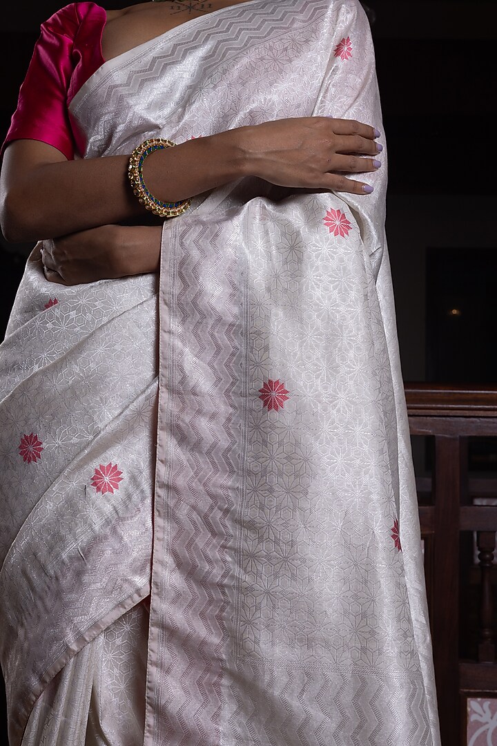 Ivory Pure Silk Zari Work Handloom Banarasi Wedding Saree by Kasturi Kundal at Pernia's Pop Up Shop