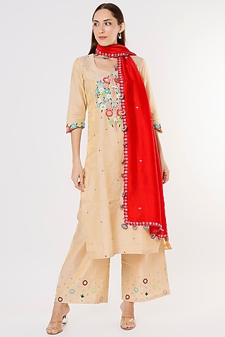 Beige Shimmer Chanderi Kurta Set by Kasturi Tikmani