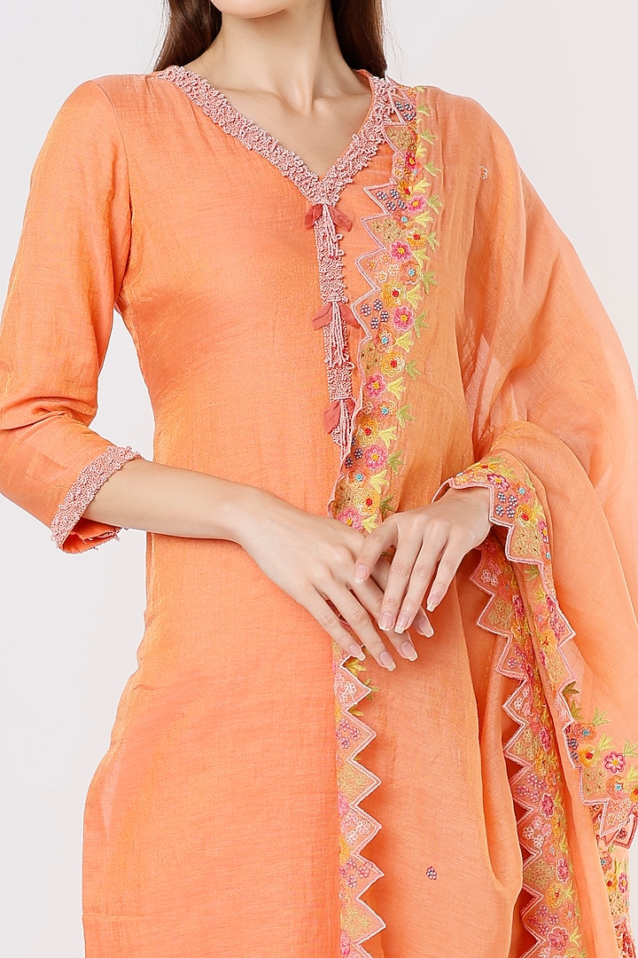 Orange Shimmer Chanderi Kurta Set by Kasturi Tikmani at Pernia's Pop Up Shop