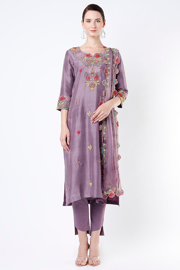 Dusty Lavender Hand Embroidered Straight Kurta Set by Kasturi Tikmani at Pernia's Pop Up Shop