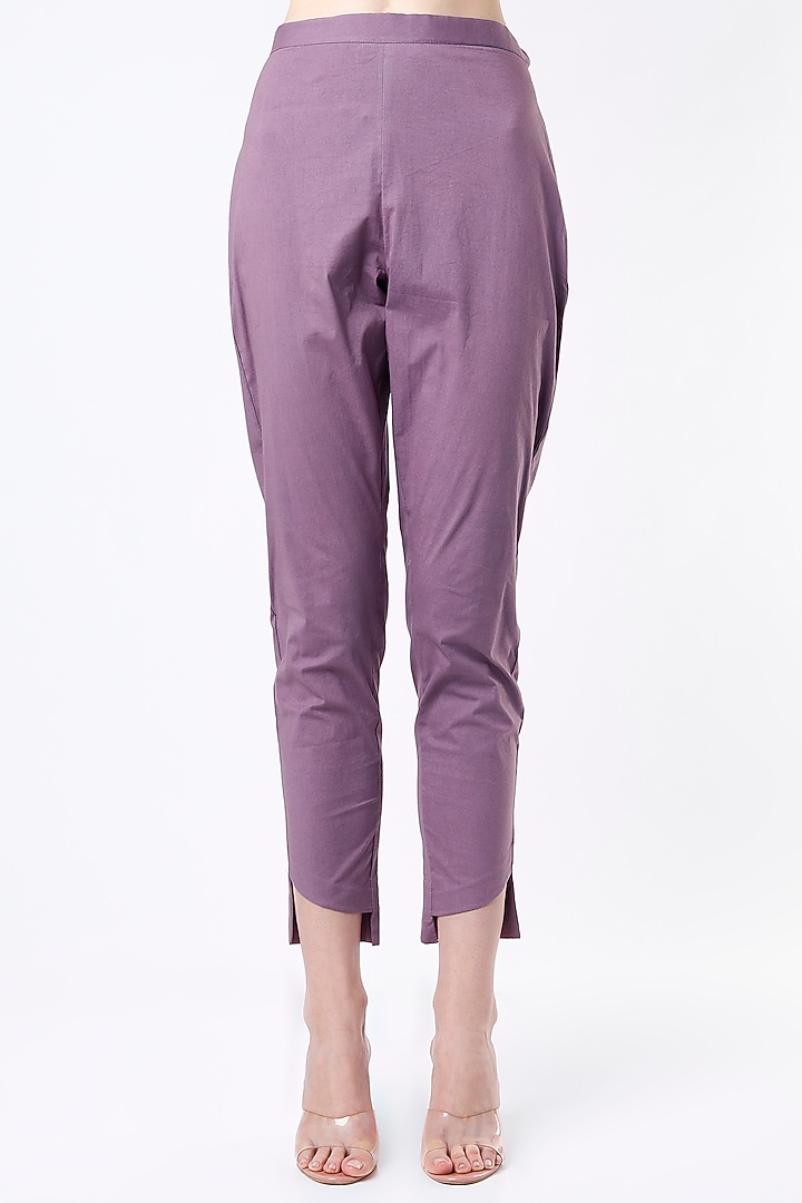 Dusty Lavender Hand Embroidered Straight Kurta Set by Kasturi Tikmani at Pernia's Pop Up Shop